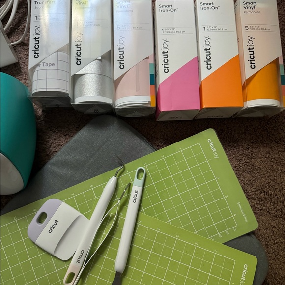 Cricut Joy Machine Lot Label Paper Cutting Vinyl HTV Crafting Steam Press 9x9 - Picture 4 of 5